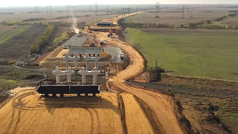 MULT PREA LENT 700 de kilometri de autostradă şi 300 de kilometri de drum expres pot fi finalizaţi până în 2024, crede ministrul Transporturilor
