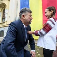 Ciolacu: „Speranţa acestei naţiuni stă în copiii săi. La mulţi ani, România! La mulţi ani, români!” - FOTO: Facebook/Marcel Ciolacu