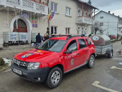 Pompierii aduc apă potabilă - FOTO DSU