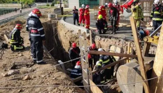 Șantierul unde au murit doi oameni se află chiar în centrul Capitalei. FOTO: Facebook