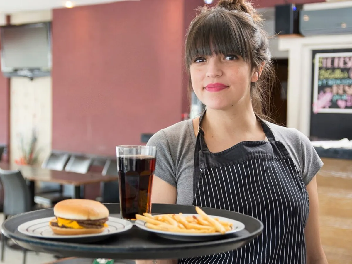 Un lanț de restaurante fast-food dă faliment. 7.000 de angajați, concediați. Ce urmează acum? - Foto: Freepik.com (rol ilustrativ)