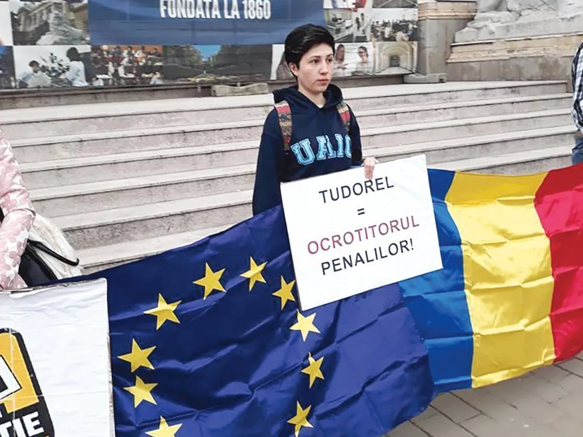Reset, grup civic fondat anul acesta la Iași. A organizat, în fața Universității „Al. I. Cuza“, un protest îndreptat împotriva rectorului suspendat al instituției, actualul ministru al Justiției, Tudorel Toader