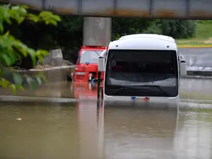 Autoritățile se pregătesc pentru urgia viiturilor - FOTO Inquam Photos / Alex Nicodim