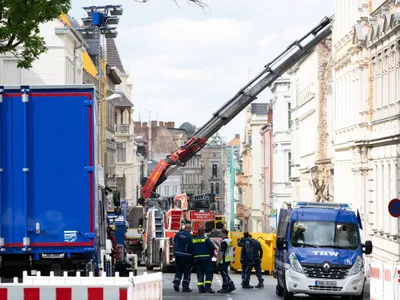 Pompierii intervin la clădirea prăbuşită din Goerlitz, Germania - Foto: Profimedia Images