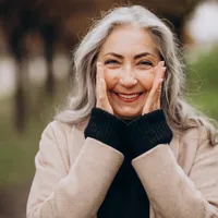 Ajutor social la pensie de 125 lei de Paște. Cine ia banii? Pensionarii să verifice la primărie - Foto: Freepik (Imagine cu rol ilustrativ)