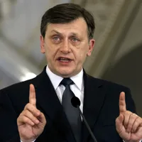 Crin Antonescu: Consider acordul privind candidatura mea suspendat. Care e motivul - foto: Profimedia Images