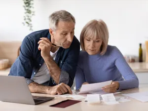 I-a scăzut pensia cu 500 lei pentru că a lucrat doar 30 ani. 800.000 pensionari în aceiași situație Foto: Freepik (fotografie cu caracter ilustrativ)