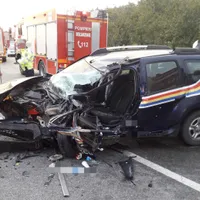Un Duster a intrat frontal într-un TIR pe Dealul Negru. / Foto: infotraficromania.ro