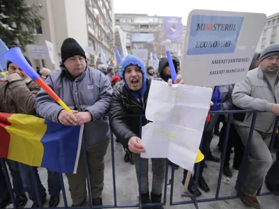 Protest la Ministerul Finanţelor, în 2018, pentru salvarea Daewoo Mangalia Heavy Industries, pe care Guvernul încearcă acum să-l salveze prin Instrumentul SAFE - Foto: INQUAM PHOTOS/George Călin