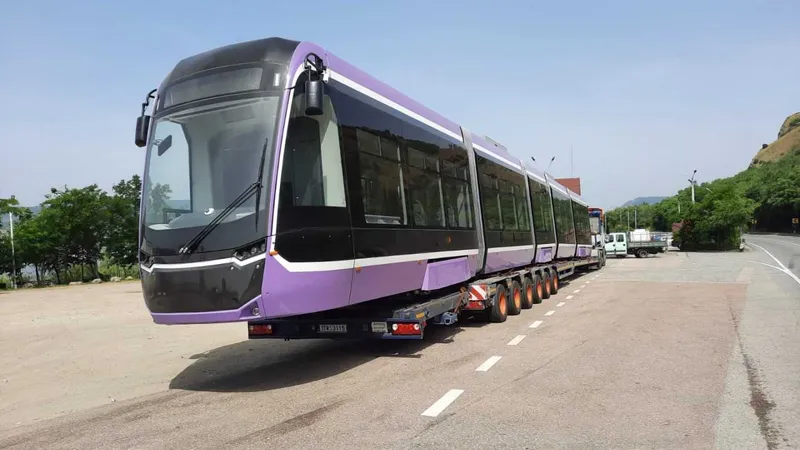 Tramvaiele noi stau în depou, în timp ce călătorii merg cu garnituri vechi de 50 de ani Foto: clubferoviar.ro (fotografie cu caracter ilustrativ)