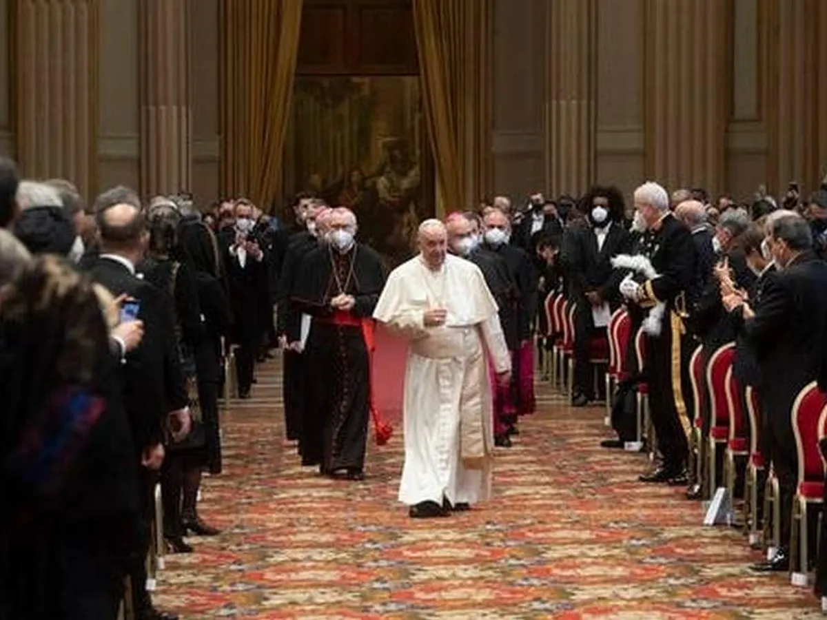 Papa Francisc critică fenomenul „cancel culture” şi „colonizarea ideologică”. / Foto: newswwc.com