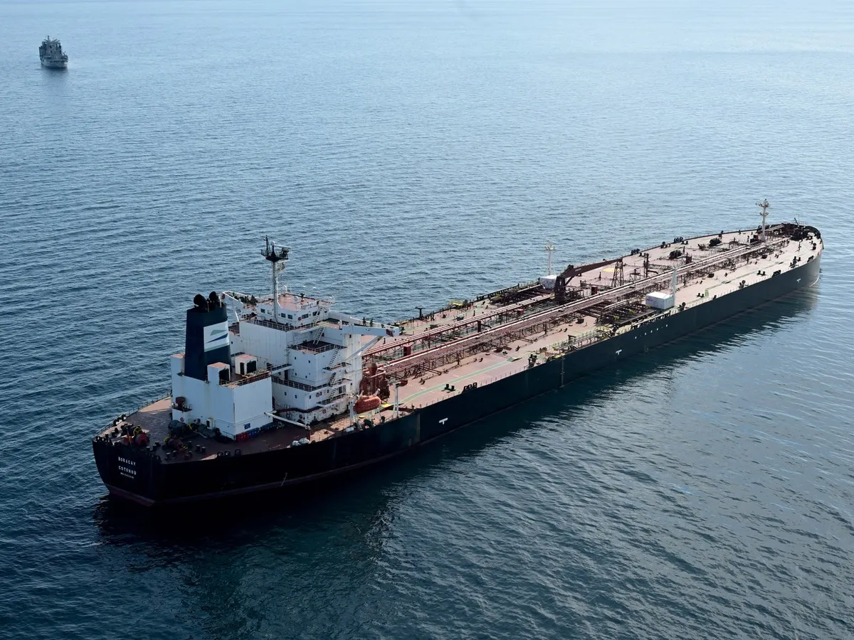 VIDEO Încă un petrolier al lui Putin abordat în Mediterana? La nici 24 de ore de când Franța a reținut unul