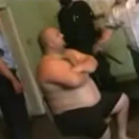 Procurorul Tătuca l-a pus pe interlopul Crăcană să jure că e cuminte, dar n-a fost să fie Foto: captură Youtube/Realitatea