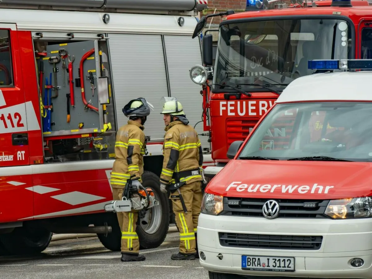 Erou patruped: un câine și-a salvat stăpânul dintr-un incendiu în nordul Germaniei. L-a trezit la timp