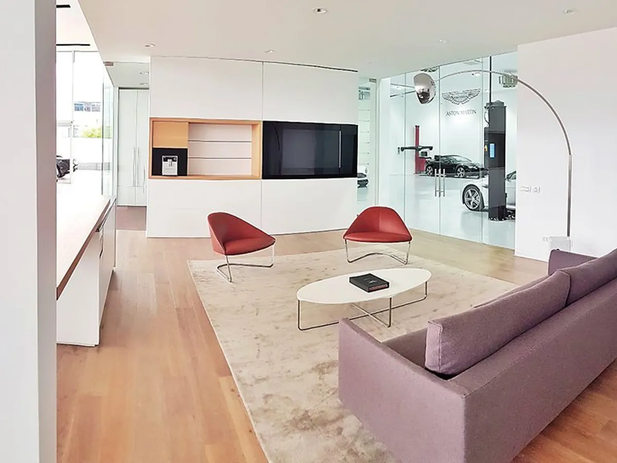 Showroom-ul Aston Martin de la București respectă cu strictețe standardele mărcii