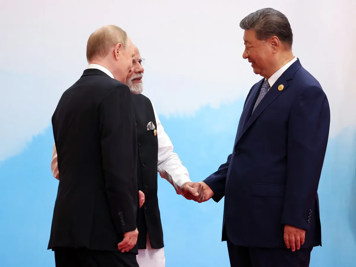 Premierul Indiei, președinte Rusiei și liderul Chinei, la summit-ul Organizației de Cooperare de la Shanghai - Foto: Profimedia Images