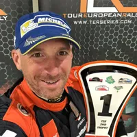 Alex Filip aduce trofeul TER 2WD 2018 în România.