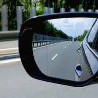 90% nu știu să își aranjeze corect oglinda exterioară. Cum procedezi ca să nu faci accidente? - Foto: Freepik