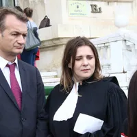 Adrian Coman și avocata sa, Iustina Ionescu, după ședința CCR de acum două săptămâni. SURSA: Asociația Accept