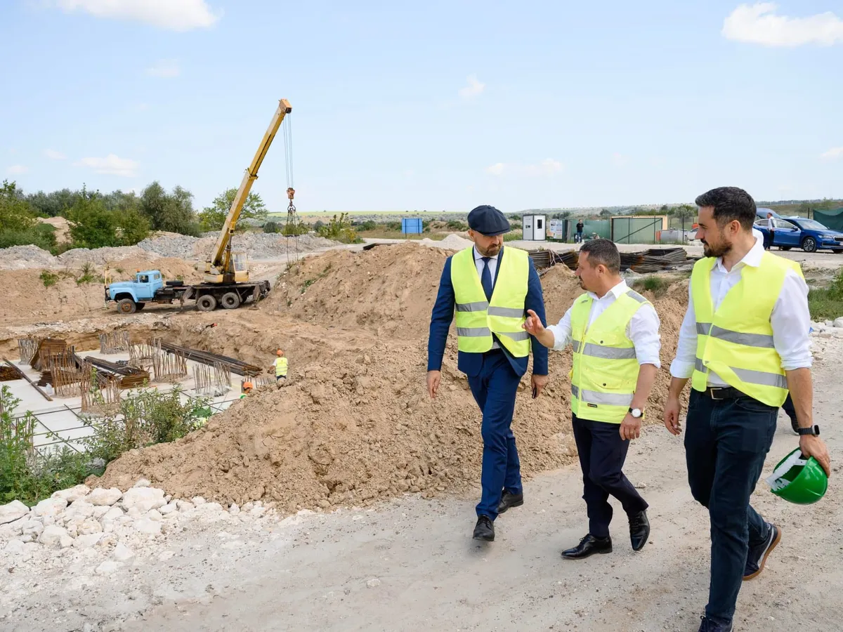 Opt oferte au fost depuse pentru construirea ultimului tronson al Autostrăzii Unirii A8