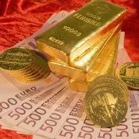 Lingouri de aur și euro Foto: Profimedia Images (caracter ilustrativ)