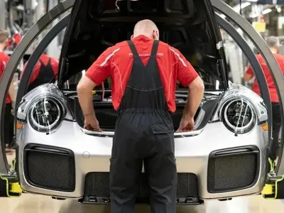 Fabrică Porsche - Foto: Profimedia Images (Imagine cu rol ilustrativ)