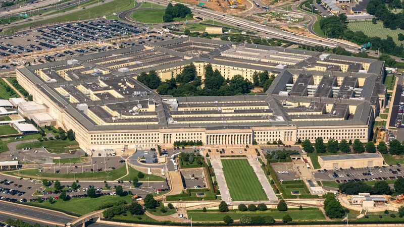Cum a intrat China în serverele Pentagonului fără dificultăți. Informații strategice, în pericol - Foto: Profimedia images