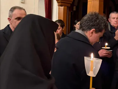 Președintele Nicușor Dan la slujba din Vinerea Mare - Foto: Facebook/ Viorel Nanu