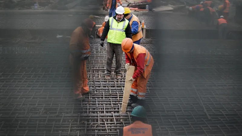 De ce continuă să lucreze mulţi dintre români la negru? Ce ar trebui să se întâmple cu TVA? - Foto: INQUAM PHOTOS / Octav Ganea - imagine cu caracter ilustrativ