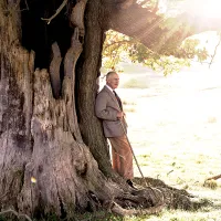 UN MOMENT IMPORTANT Încoronarea regelui Charles al III-lea (aici stând lângă un stejar străvechi în Windsor Great Park anul trecut) a fost un eveniment pregătit timp de 70 de ani.