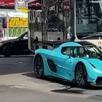 Cea mai scumpă plimbare a lui Andrew Tate. A dat într-o groapă și a rupt bolidul de 3.000.000$ - Foto: captură video
