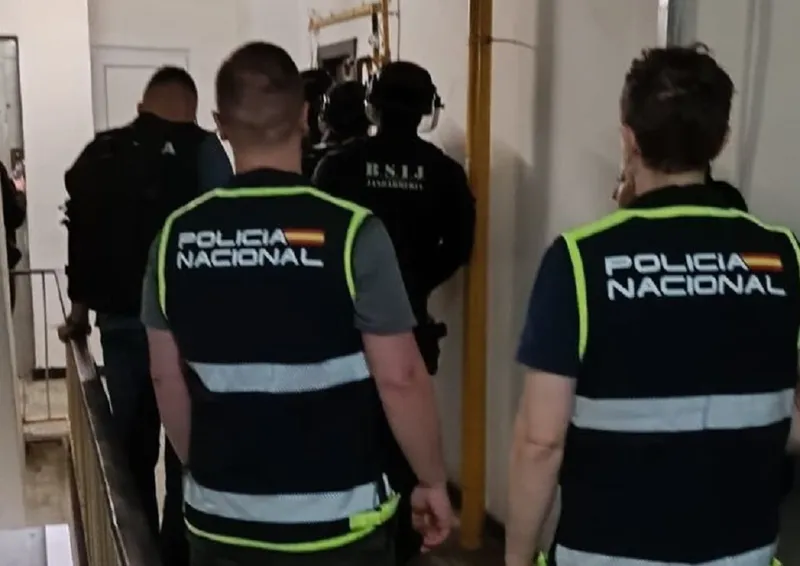 Polițiști spanioli - Foto: Poliția-DIICOT