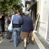Așa-zisele „badante” trebuie să plece din locuințe dacă nu sunt vaccinate. FOTO: Facebook