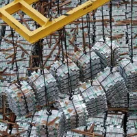 România câştigă puţin, cu o industrie subdezvoltată, ce produce materii prime şi materiale - Foto: Flickr/JAXPORT