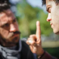 Un bărbat și-a pălmuit vecinul dintr-un motiv bizar, apoi a sunat la 112. Polițiștii, surprinși  - Foto: Profimediaimages.ro (Imagine cu rol ilustrativ)