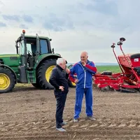 Petre Daea pe câmp Foto: facebook/Petre Daea (rol ilustrativ)