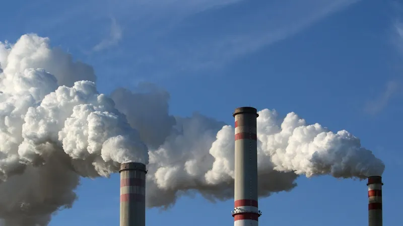 Termocentrala Paroşeni, pornită la capacitate maximă din cauza frigului. Merge pe cărbune - Foto: Profimedia Images - Imagine cu rol ilustrativ