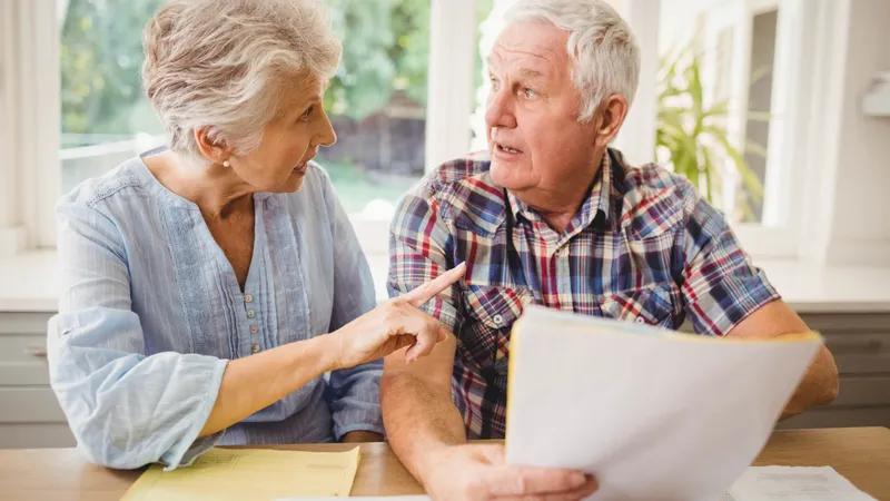 Din ce lună pensionarii vor plăti CASS la pensie de peste 3.000 lei? Iulie, august sau septembrie? Foto: Freepik (fotografie cu caracter ilustrativ)