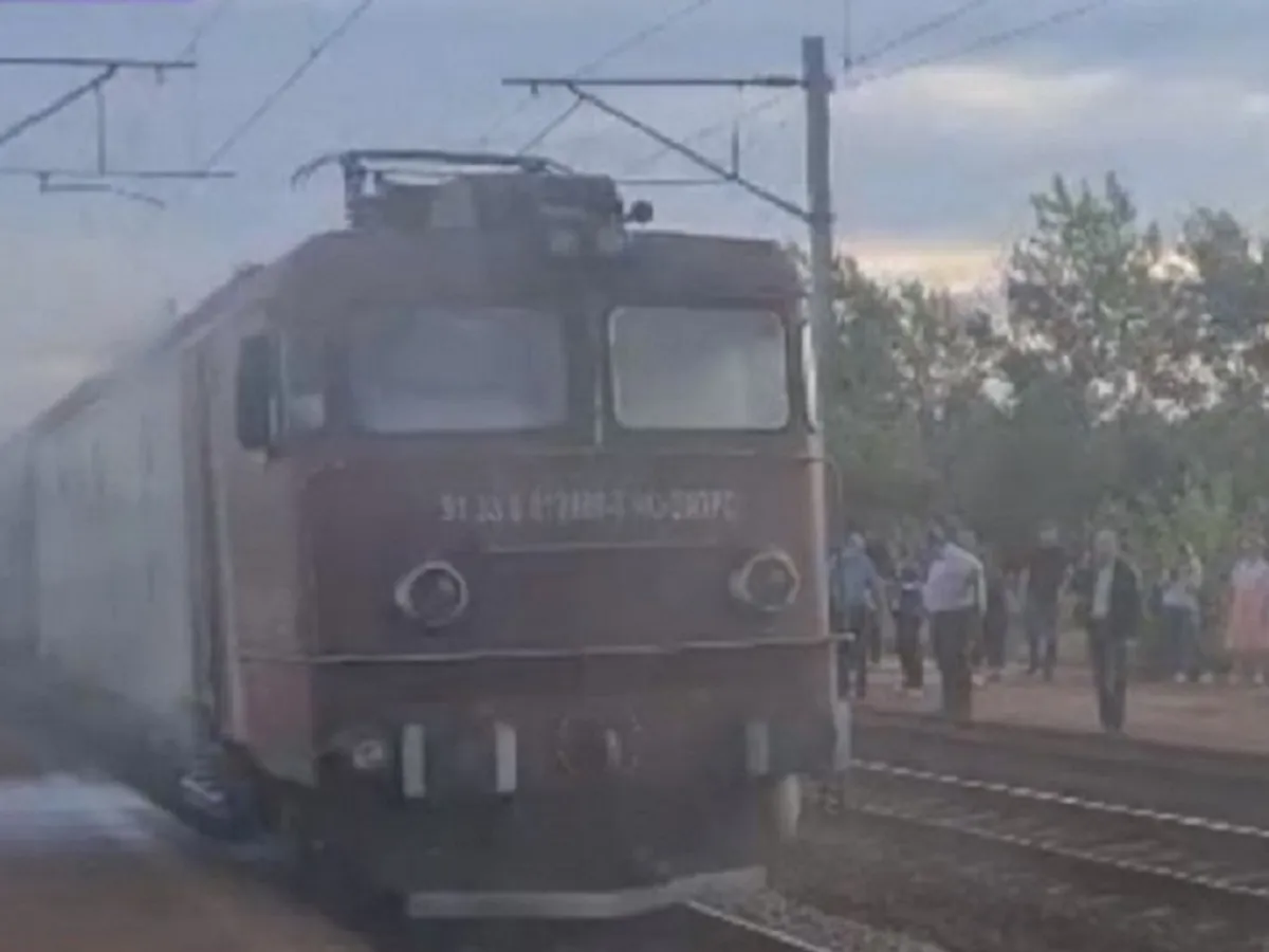Locomotivă în flăcări, nevoie de autoevacuare - Foto: imagine autor