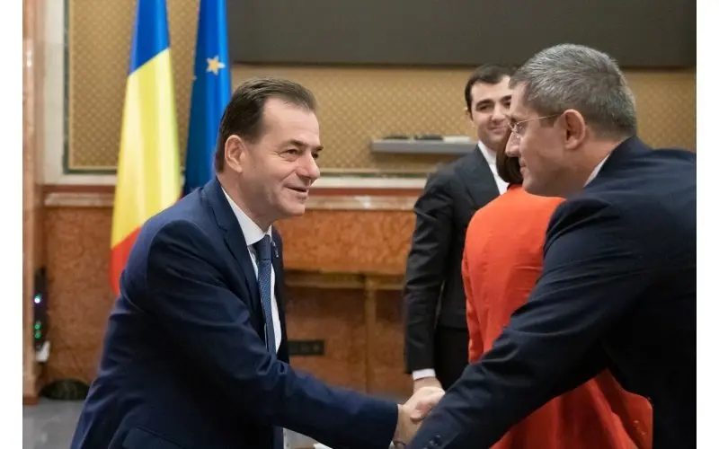 Ludovic Orban și Dan Barna la discuțiile de luni dimineața, la Palatul Victoria Foto: Guv.ro