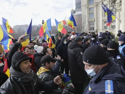 Doi dintre protestatarii care au pătruns în curtea Senatului, puși sub control judiciar/FOTO: Inquam Photos/Octav Ganea