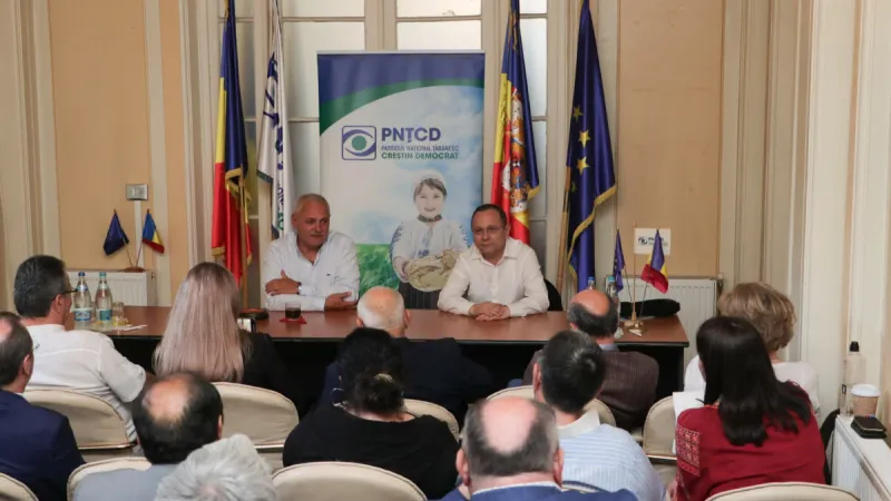 FOTO Pavelescu i-a dat lui Dragnea „Medalia Iuliu Maniu”. Merg împreună la alegerile din 2024 / PNȚCD