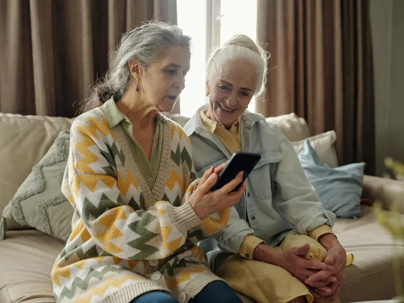 Pensionari, îngrijorați la pensie - Foto: Freepik
