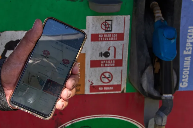 Șoferii din Cuba obligați să folosească o aplicație pentru rația de benzinăFoto: Profimedia Images