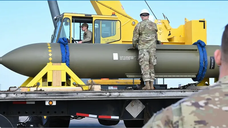 Bombe distrugătoare de buncăr-Foto: USAF