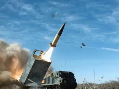 SUA vor livra armament greu pe bandă rulantă. Numai Ucraina cumpără de 50.000.000.000$ - Foto: Profimedia images