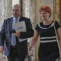 Tudorel Toader și Olguța Vasilescu pe vremea când erau foarte fericiți că fac praf legile penale Foto: INQUAM Photos/ Alexandru Bușcă