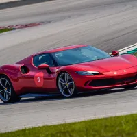 Două Ferrari se întreceau pe drum de țară/Foto: car buzz