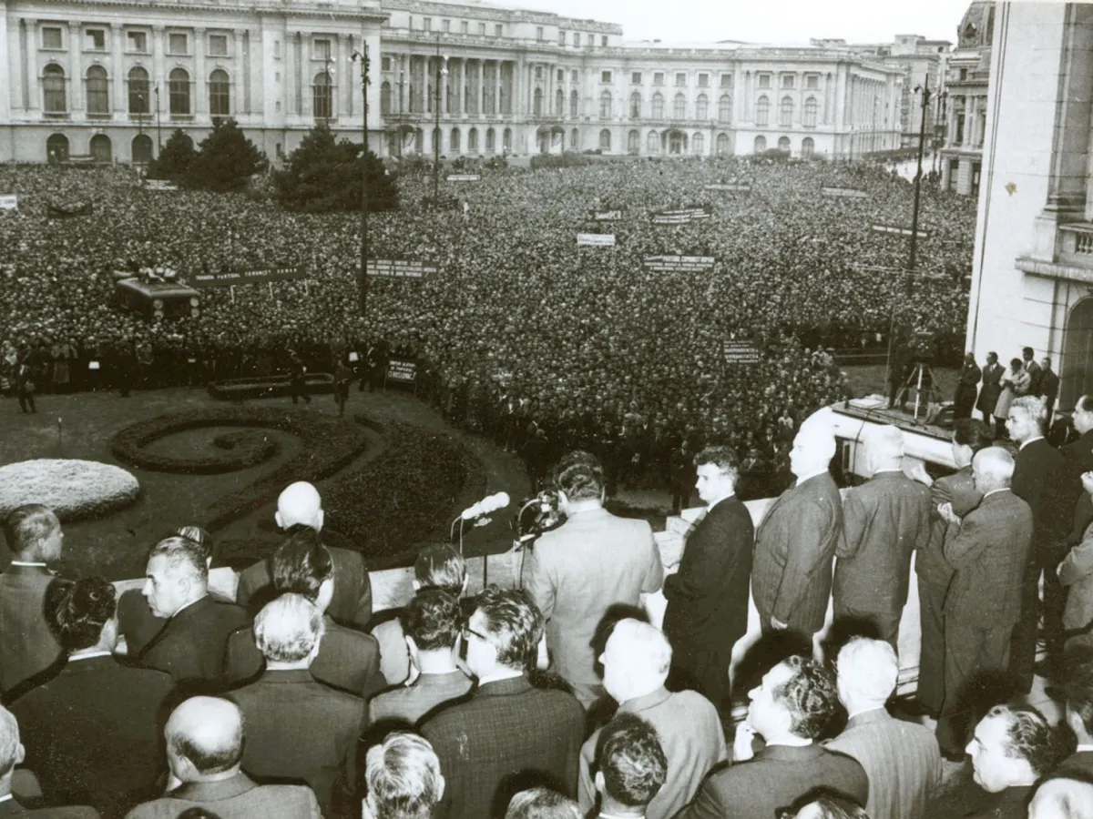 Nicolae Ceaușescu șinându-și discursul din 21 august 1968 - Foto: Fototeca onine a comunismului românesc - cota 175/1968