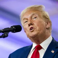 Au apărut imagini deepfake cu Trump acceptând susţinerea lui Taylor Swift. S-a folosit tehnologie AI - Foto: Profimedia Images